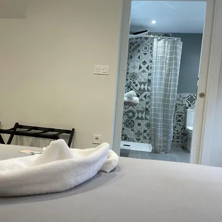 Alojamento de Acomodação e Pequeno-almoço Casa Particular Morís