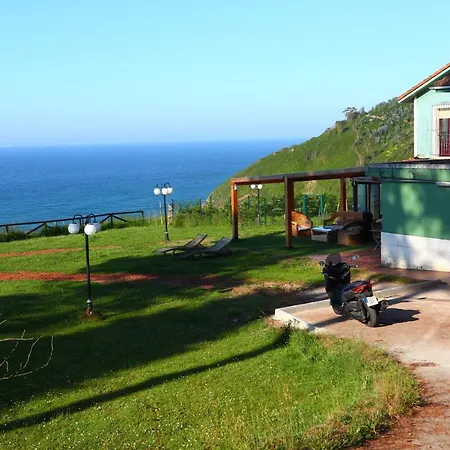 Alojamento de Acomodação e Pequeno-almoço Casa Particular Morís 3*