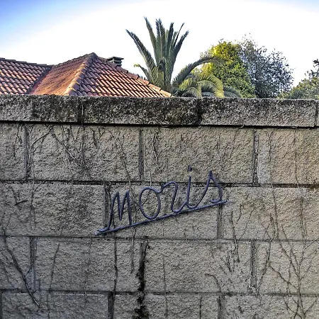 Alojamento de Acomodação e Pequeno-almoço Casa Particular Morís 3*